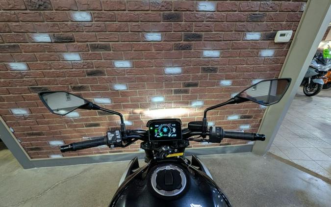 2025 Kawasaki Z900 ABS Metallic Spark Black/Metallic Carbon Gray