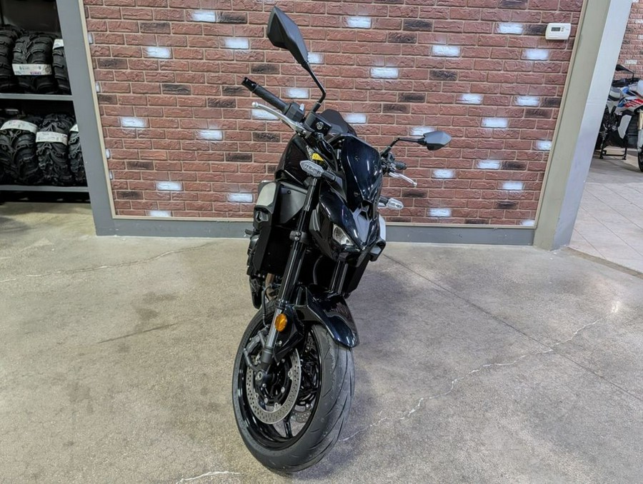 2025 Kawasaki Z900 ABS Metallic Spark Black/Metallic Carbon Gray