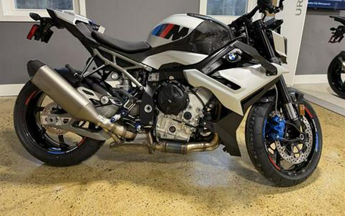 2026 BMW M 1000 R