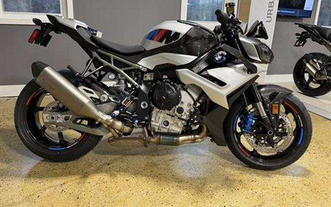 2026 BMW M 1000 R