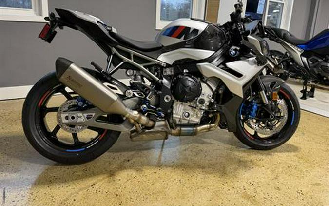 2026 BMW M 1000 R