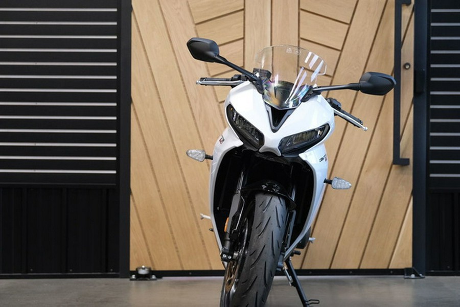 2025 Triumph Daytona 660 Snowdonia White/Sapphire Black 660 SNOWDONIA WHITE SAPPHIRE BLACK