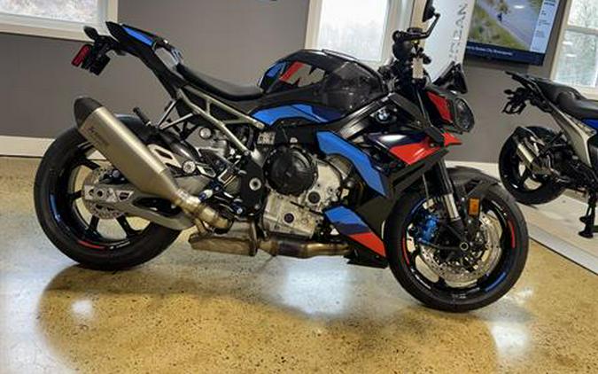 2026 BMW M 1000 R