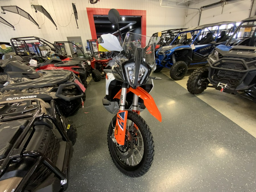 2024 KTM Adventure 890 R