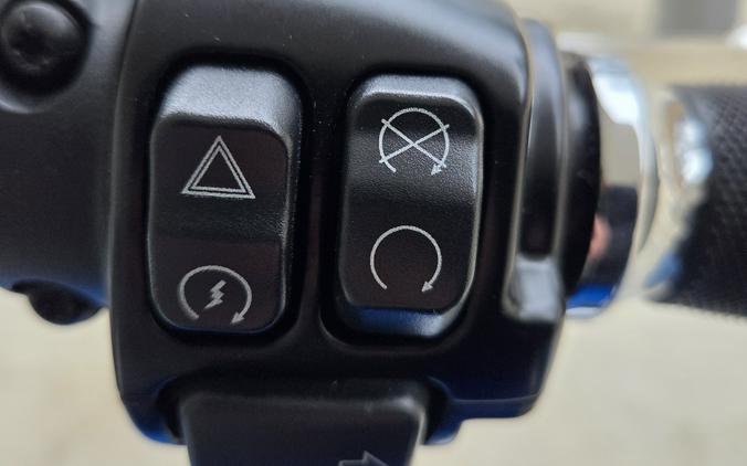 2018 Harley-Davidson FLDE Softail Deluxe