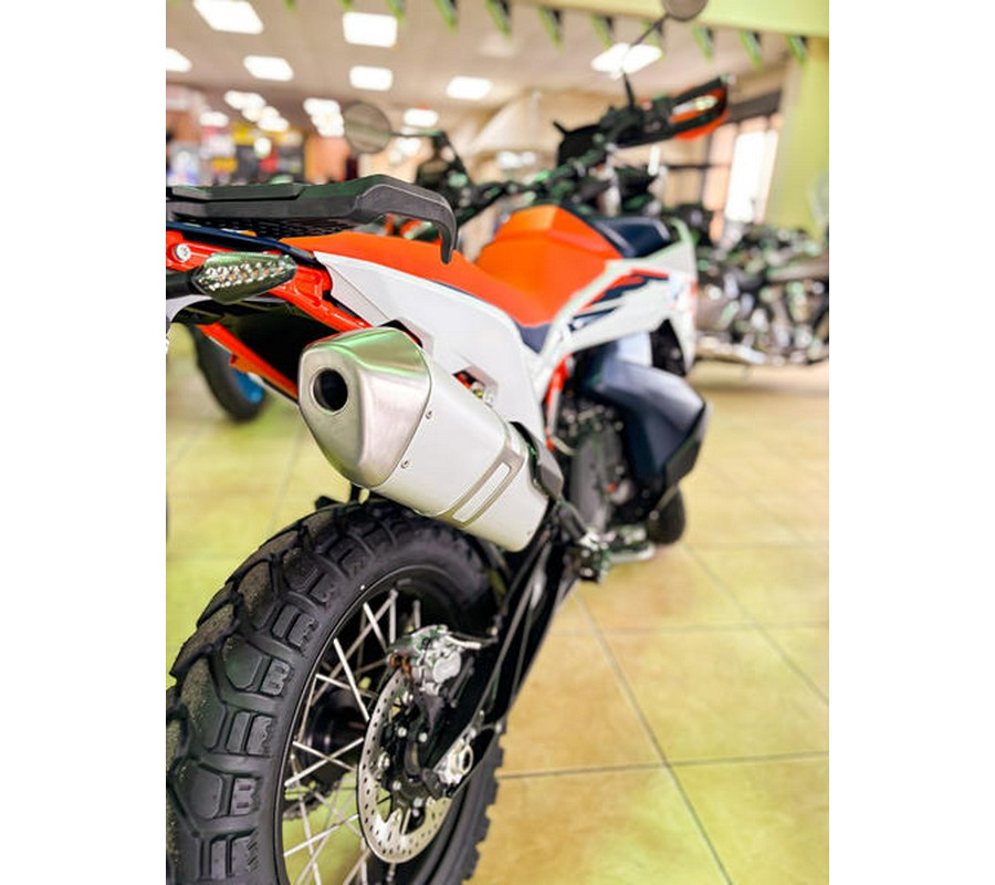 2025 KTM 890 Adventure R