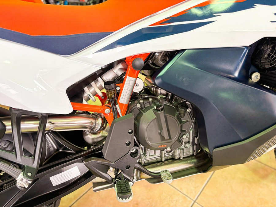 2025 KTM 890 Adventure R