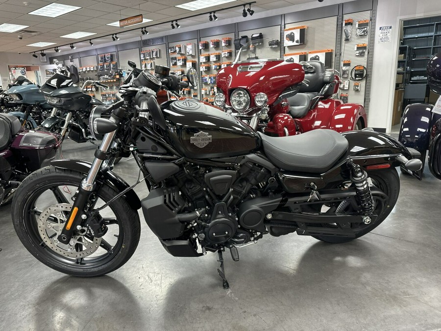 2025 Harley-Davidson® Nightster® Vivid Black