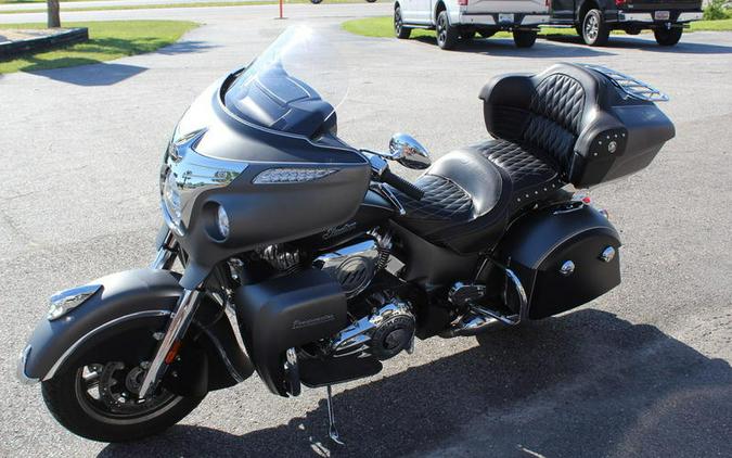 2019 Indian Motorcycle® Roadmaster® Steel Gray Smoke / Thunder Black Smoke