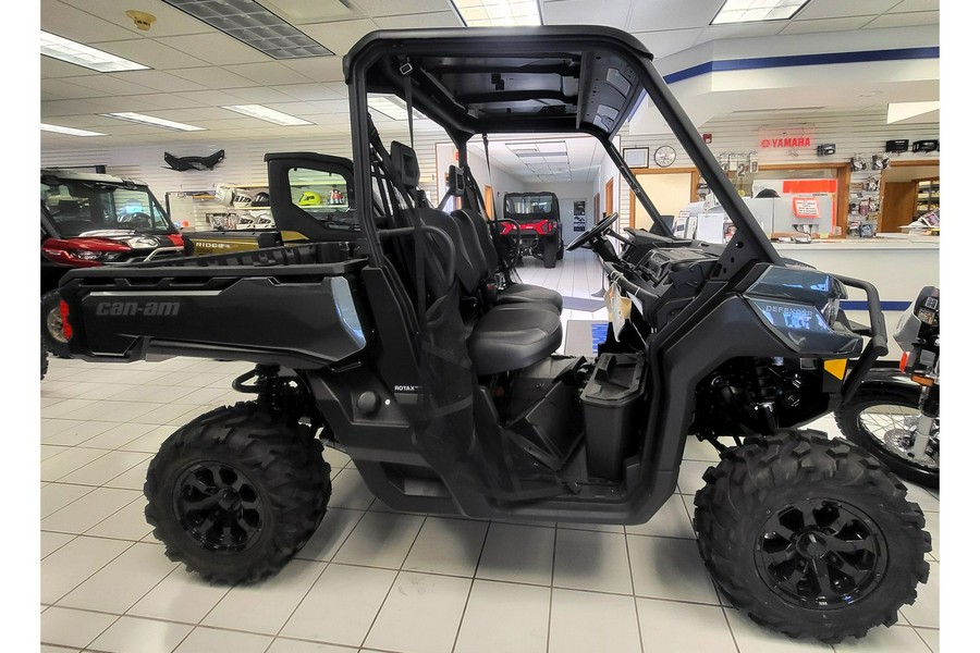 2023 Can-Am Defender 6x6 XT HD10