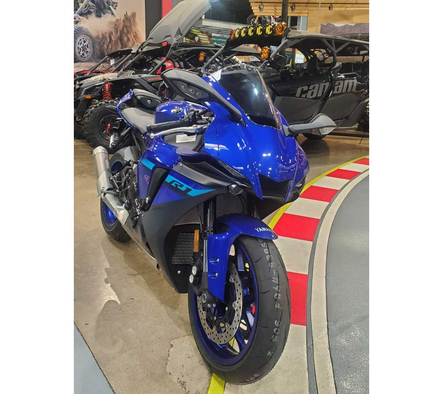 2024 YAMAHA YZF-R1