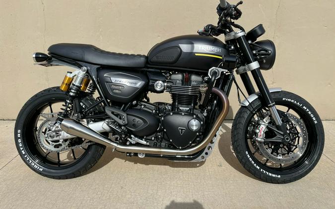 2022 Triumph Speed Twin Review (13 Fast Facts; Retro-Mod Sportbike)