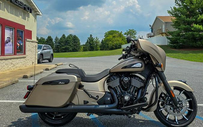 2024 Indian Motorcycle® Chieftain® Dark Horse® w/Powerband Audio Pkg Sandstone Smoke