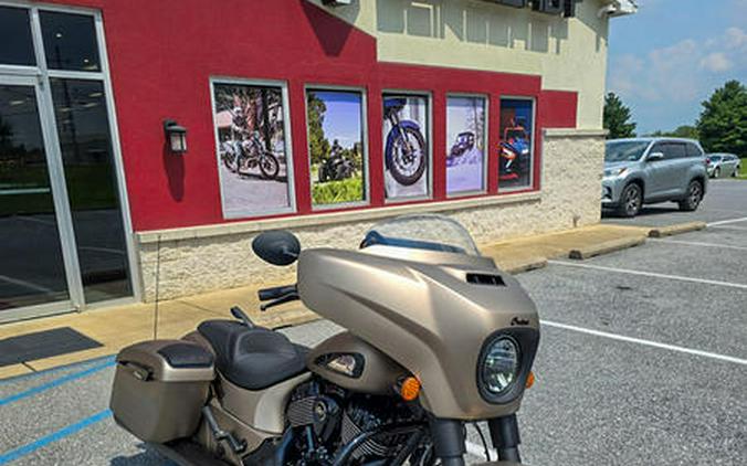 2024 Indian Motorcycle® Chieftain® Dark Horse® w/Powerband Audio Pkg Sandstone Smoke