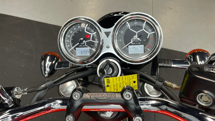 2019 Triumph Bonneville T100 (Two-Tone)