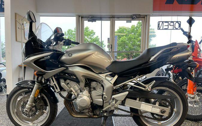 2004 Yamaha FZ6