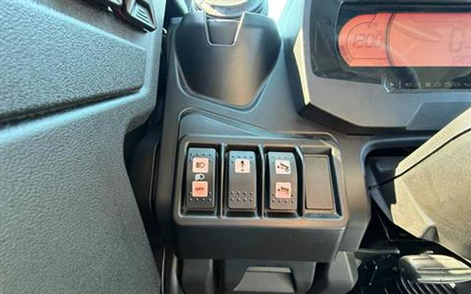 2026 Can-Am Defender 6x6 Limited