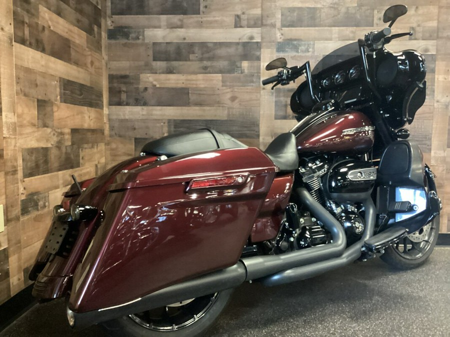 2018 Harley-Davidson Street Glide Special Twisted Cherry FLHXS