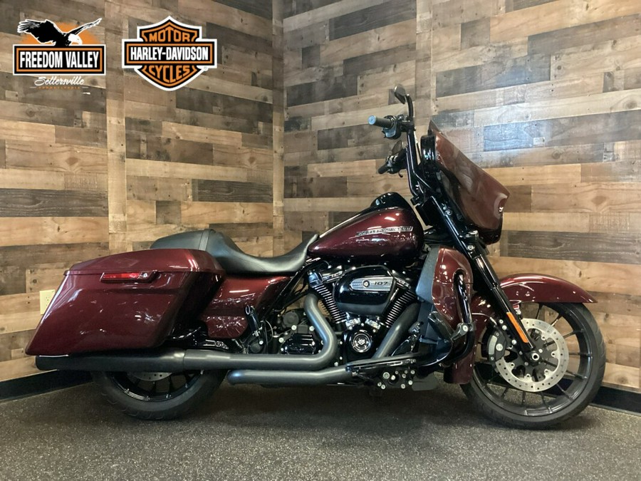 2018 Harley-Davidson Street Glide Special Twisted Cherry FLHXS