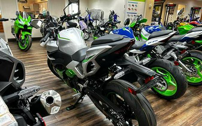 2024 Kawasaki Z7 Hybrid ABS