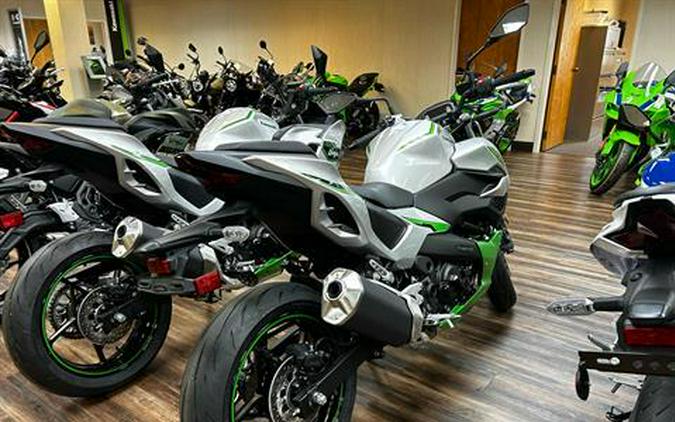 2024 Kawasaki Z7 Hybrid ABS