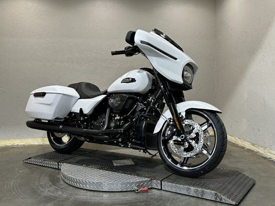 Harley-Davidson Street Glide® 2024 FLHX 84473408 WHITE ONYX PRL