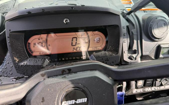 2025 Can-Am® Defender Limited HD10