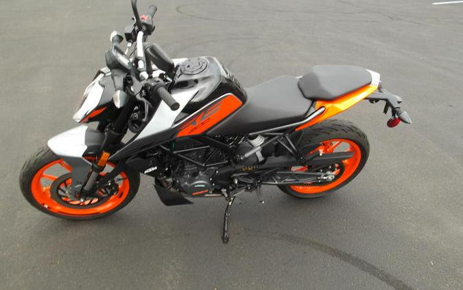 2023 KTM 200 Duke