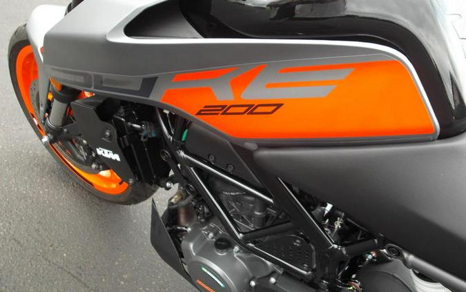 2023 KTM 200 Duke