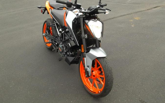 2023 KTM 200 Duke