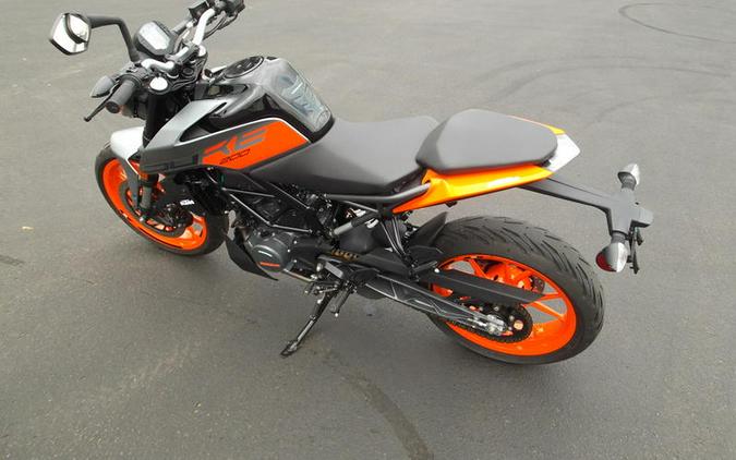 2023 KTM 200 Duke