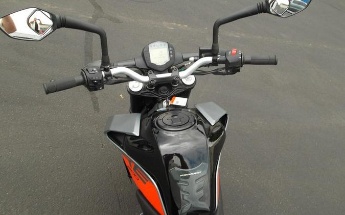 2023 KTM 200 Duke