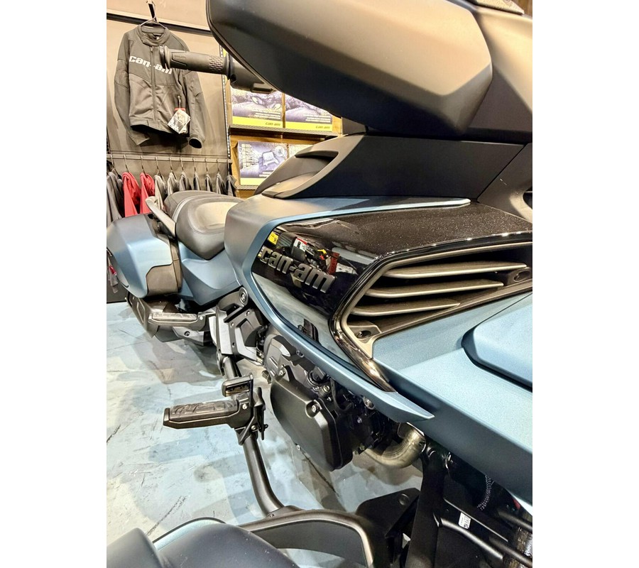 2025 Can-Am Spyder RT Blue Abyss