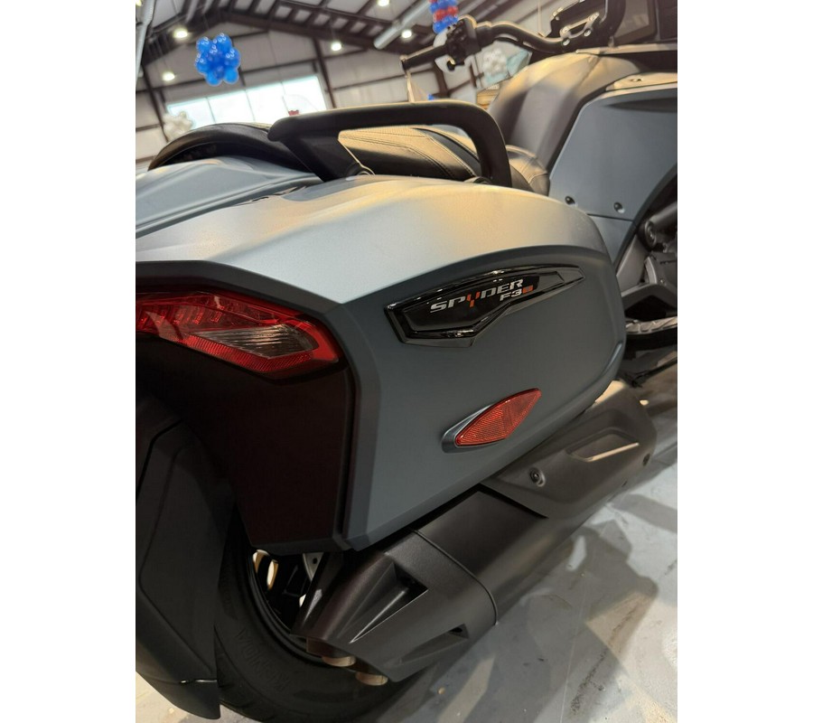 2025 Can-Am Spyder RT Blue Abyss