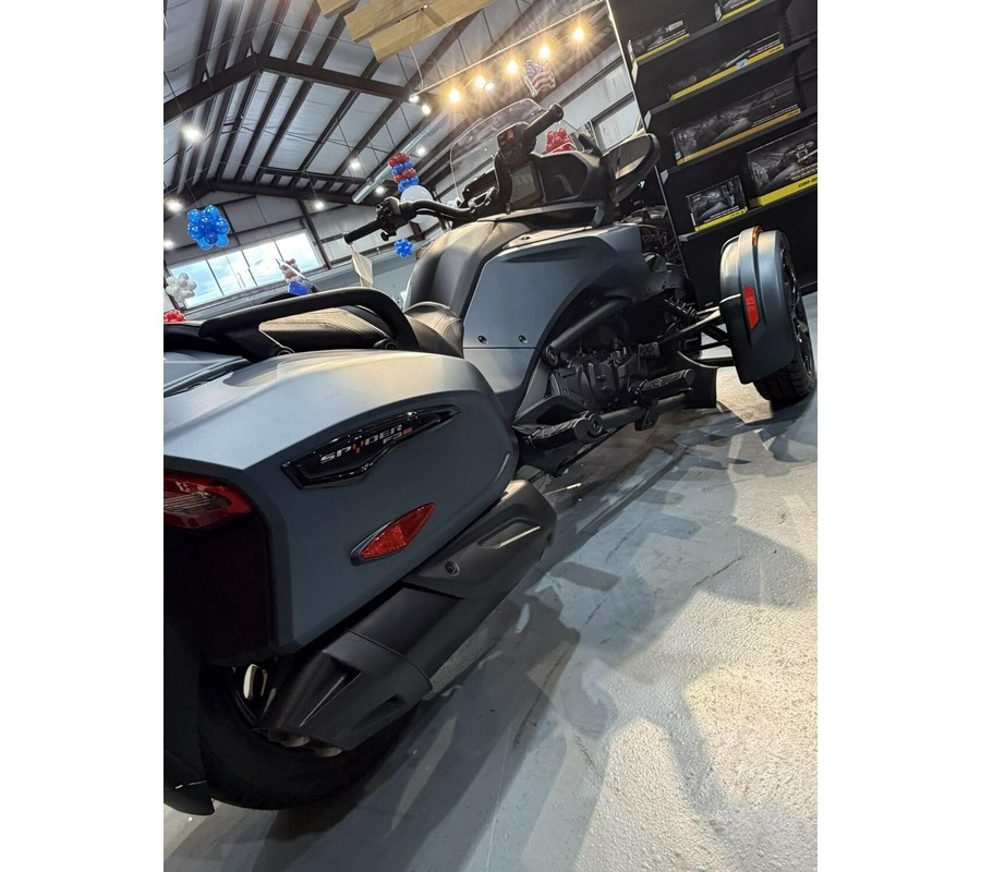 2025 Can-Am Spyder RT Blue Abyss
