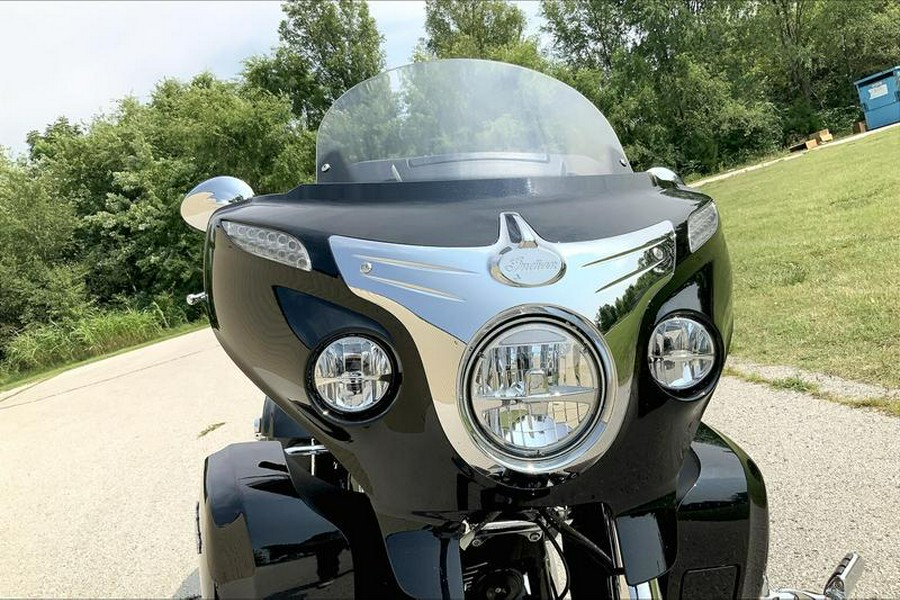 2021 Indian Motorcycle® Roadmaster® Thunder Black Pearl