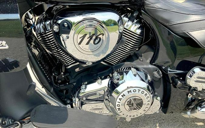 2021 Indian Motorcycle® Roadmaster® Thunder Black Pearl