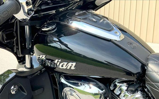 2021 Indian Motorcycle® Roadmaster® Thunder Black Pearl