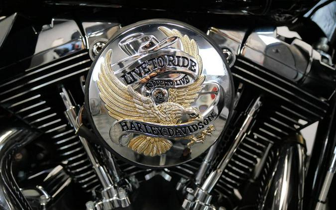 2013 Harley-Davidson® FLHTCU - Electra Glide® Ultra Classic®