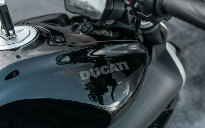 2024 Ducati Diavel V4 Black