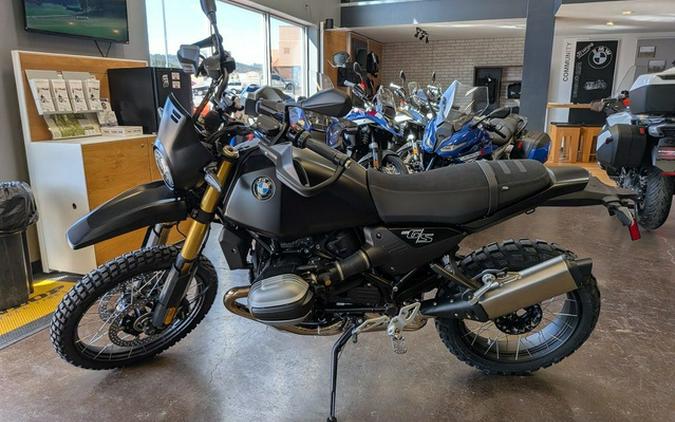 2026 BMW R 12 G/S Night Black Matte G/S