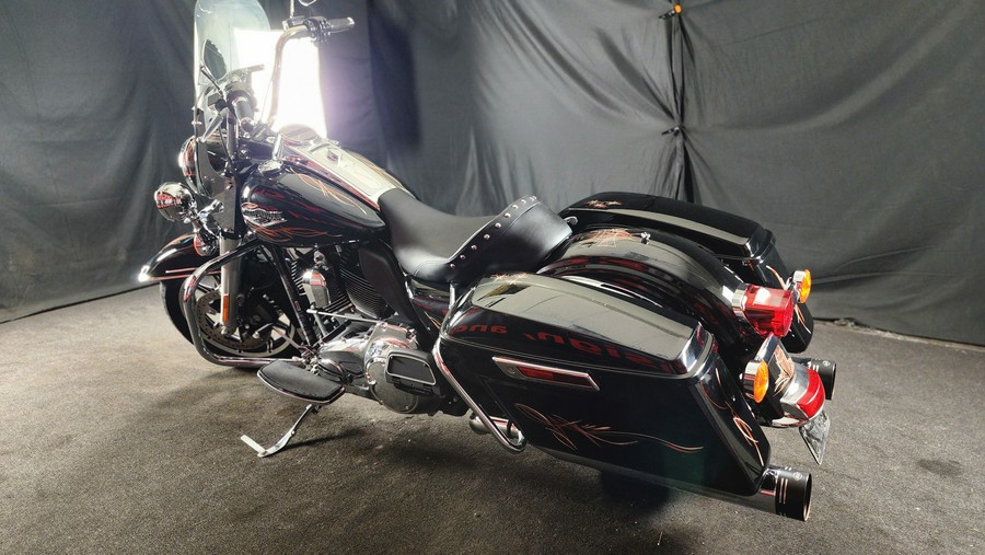 2015 HARLEY-DAVIDSON FLHP POLICE ROAD KING - F618313