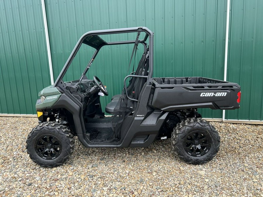 2024 Can-Am® Defender DPS HD9 Tundra Green