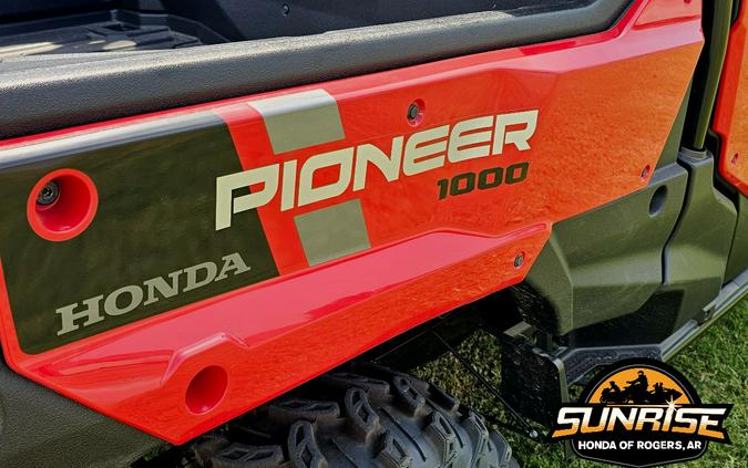 2025 Honda PIONEER 1000-6 CREW DELUXE