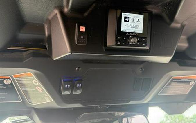 2025 Can-Am Defender MAX Lone Star CAB
