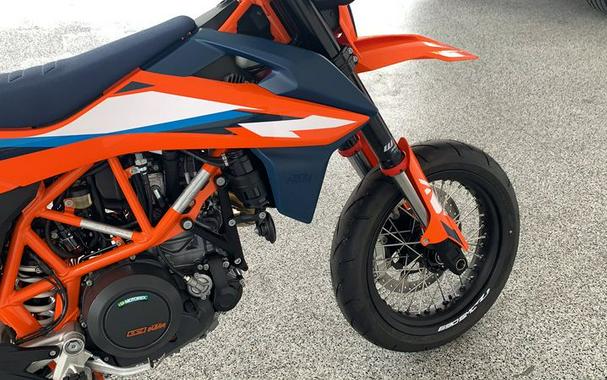 2024 KTM 690 SMC R