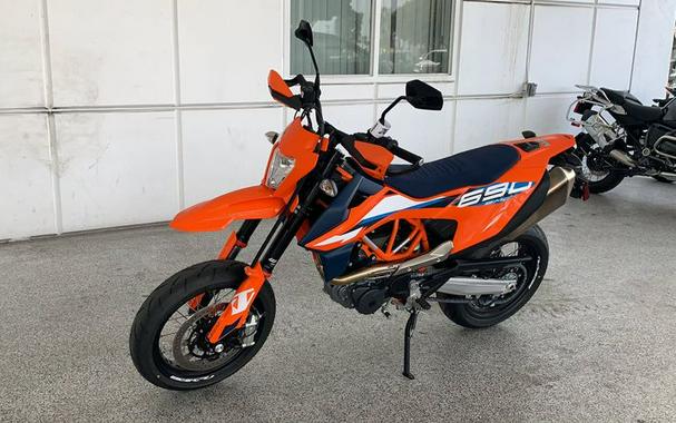 2024 KTM 690 SMC R