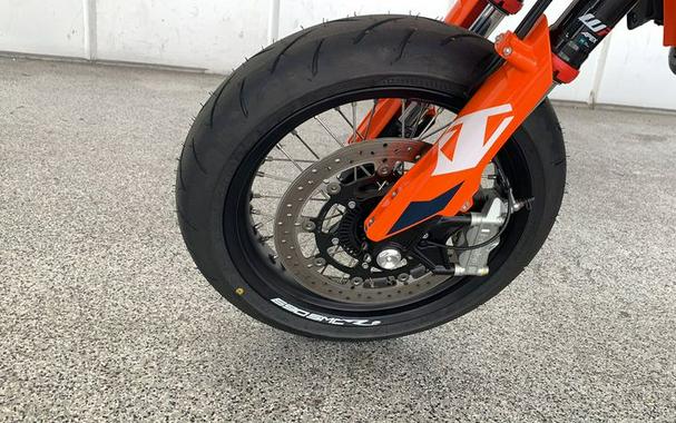 2024 KTM 690 SMC R