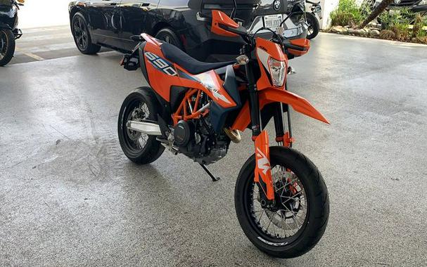 2024 KTM 690 SMC R