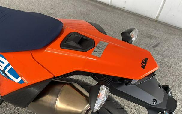 2024 KTM 690 SMC R